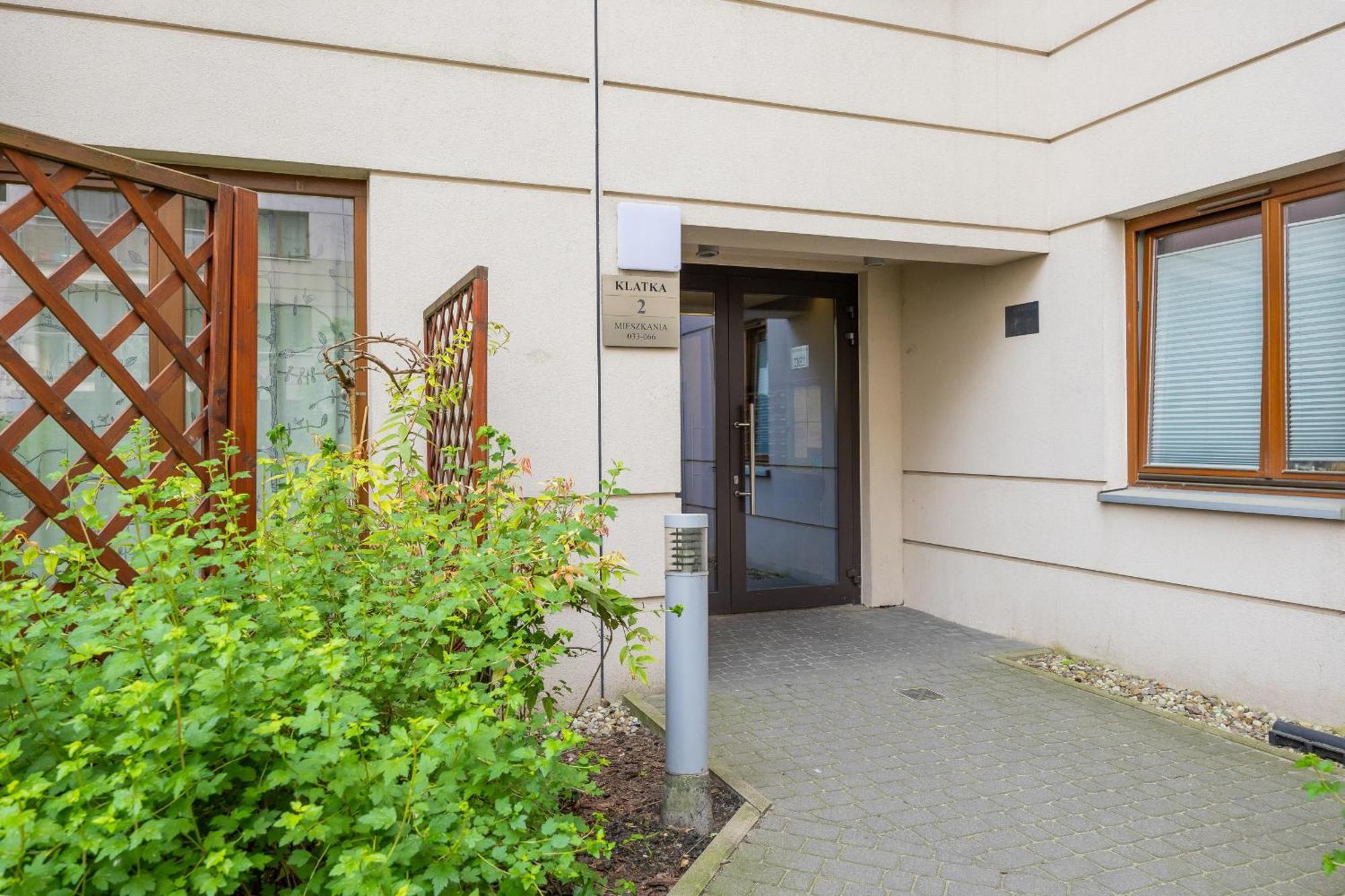 City Apartment With Parking Near Metro Mlociny By Noclegi Renters Varsóvia Exterior foto